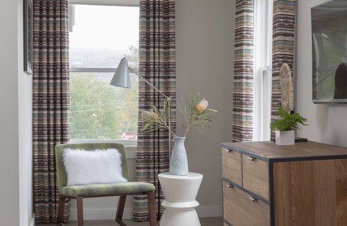 Stowe Area Hotel | Field Guide Lodge