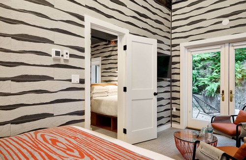 Stowe Area Hotel | Field Guide Lodge