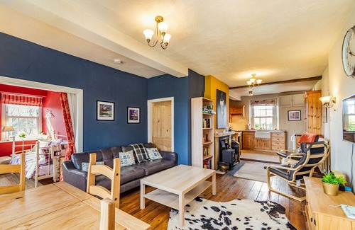 Barnard Castle Cottage | FIELD VIEW APARTMENT, pet friendly, with open fire in Barnard Castle