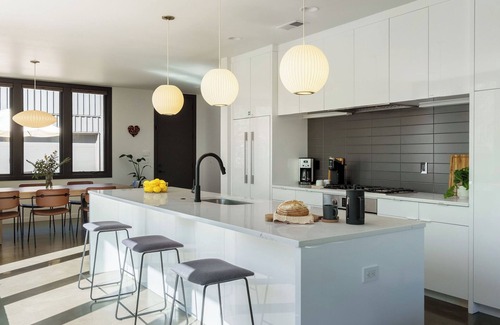 Overlook House | fifty windows I light filled getaway