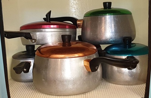 Cudgera Creek Apartment | Fig Tree Retro Studio | pet friendly | welcome hamper incl | 9 min to beach