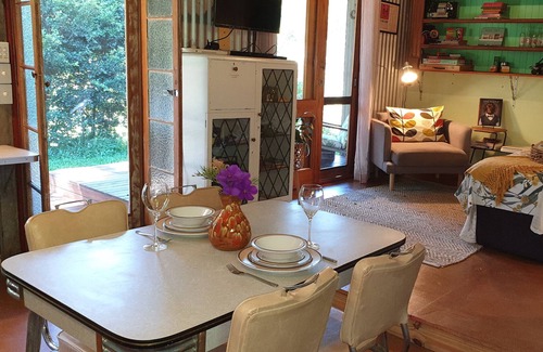 Cudgera Creek Cottage | Fig Tree Retro Studio