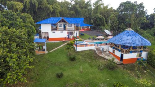 Armenia Villa | Finca con piscina cerca del Parque del Cafe