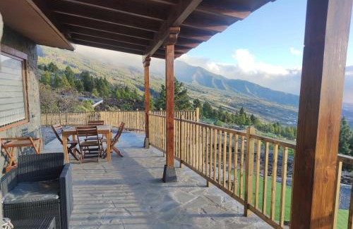 Arafo Ski Chalet | Finca Ecológica Ferrera. Alojamiento Rural.