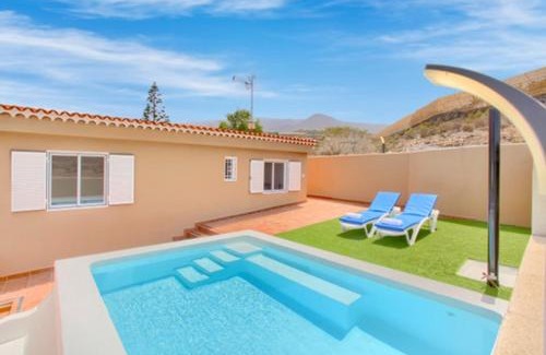 Guia de Isora Apartment | Finca Los Corcos con piscina By Paramount Holidays