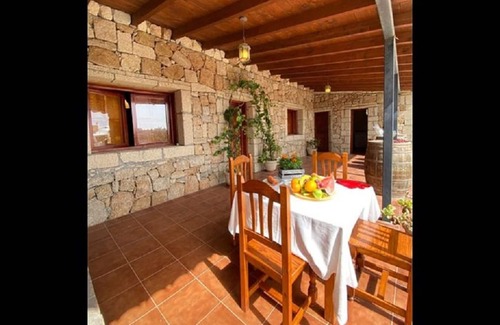 Los Gavilanes House | Finca Olivo 1-Bed House& Mountain