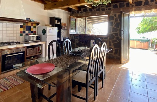 Macher Cottage | Finca with breathtaking sea views in La Asomada hillside, Lanzarote