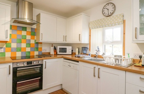 Lochgilphead Cottage | FINCHAIRN COTTAGE, pet friendly, with open fire in Kilmartin