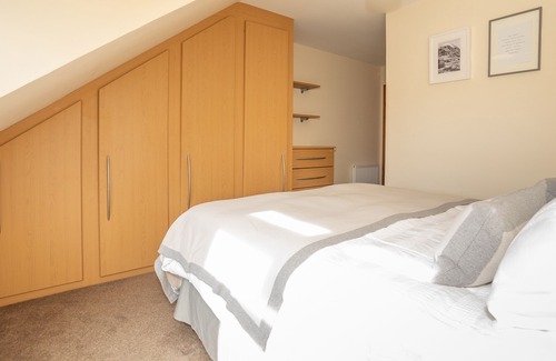 Aberdeen House | ✪ Find DWELLCOME HOME Ltd ✪ 5 Double Bed House ✪ Drive