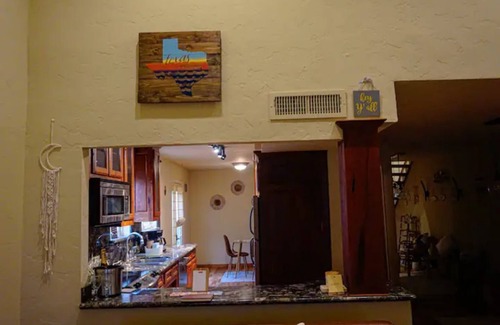 Woodlake - Briar Meadow House | "Find you Inner Zen-in the heart of Houston"