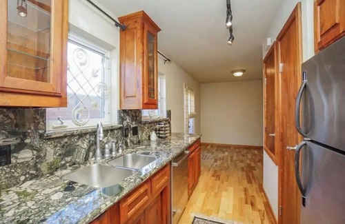 Woodlake - Briar Meadow House | "Find you Inner Zen-in the heart of Houston"