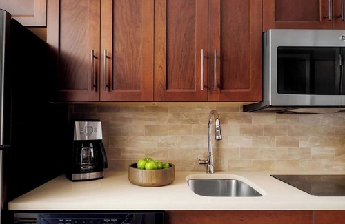 Steamboat Springs Resort | 𝐅𝐢𝐧𝐝𝐢𝐧𝐠 𝐌𝐞𝐢𝐥𝐢's Luxury SKI-IN/SKI-OUT Resort+Amenities. Studio