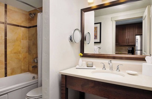 Steamboat Springs Resort | 𝐅𝐢𝐧𝐝𝐢𝐧𝐠 𝐌𝐞𝐢𝐥𝐢's Luxury SKI-IN/SKI-OUT Resort+Amenities. Studio