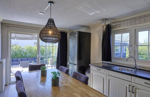 Kaatsheuvel House | Fine bungalow with garden and wellness