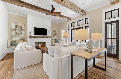 Watercolor House | FINEST HOUSE IN WaterColor - WATER VIEWS - Luxurious with POOL Sleeps 16 - 433 WESTERN LAKE home