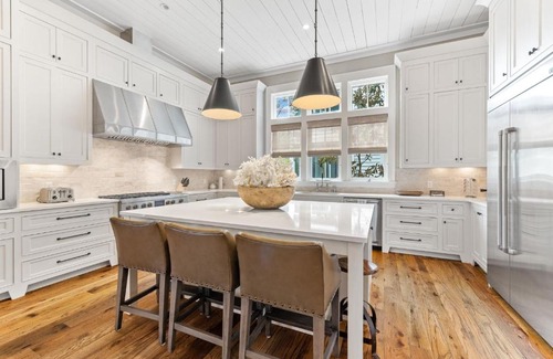 Watercolor House | FINEST HOUSE IN WaterColor - WATER VIEWS - Luxurious with POOL Sleeps 16 - 433 WESTERN LAKE home