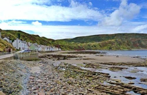 Gardenstown House | Finest Retreats - Ellie-Jo Cottage
