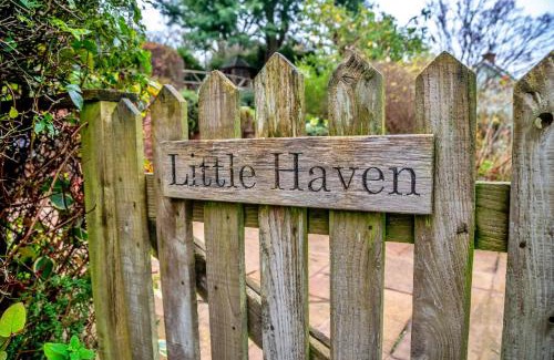 Alcombe House | Finest Retreats - Little Haven