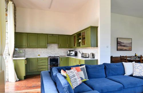 Dinas Mawddwy House | Finest Retreats - Luxury Converted Chapel with Hot Tub & Games Room