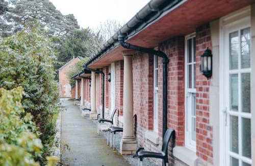 Eaton Mascott House | Finest Retreats - Netley Hall - Mulberry