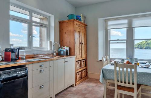 Kingsand House | Finest Retreats - Rock House, Kingsand