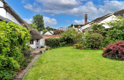 Dolton House | Finest Retreats - Wisteria Way