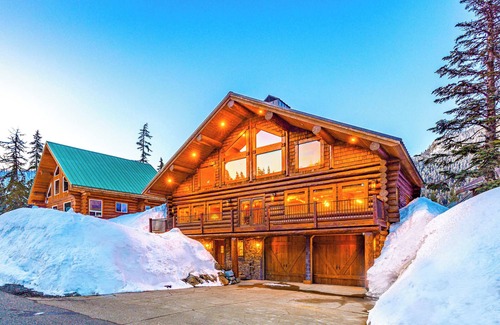 Snoqualmie Pass House | Fire Lodge Premier Family Cabin at Snoqualmie Pass