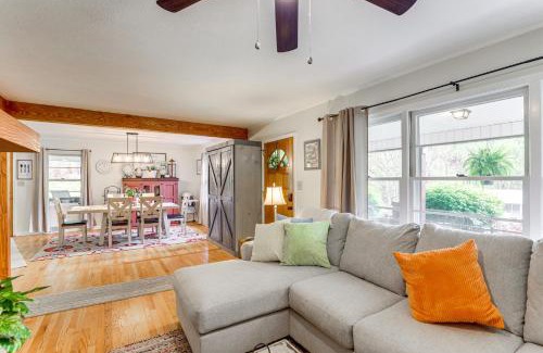 Weaverville House | Fire Pit and Game Room Family Home in Marshall