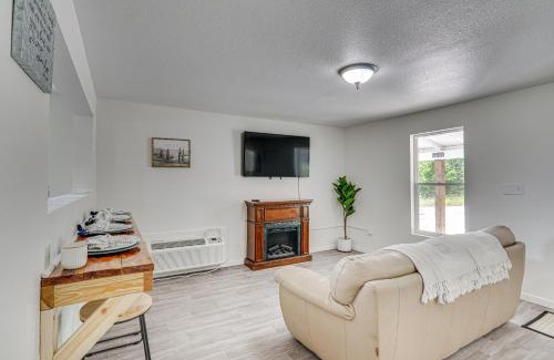 Lake Ozark House | Fire Pit and Grill Pet-Friendly Lake Ozark Cabin!