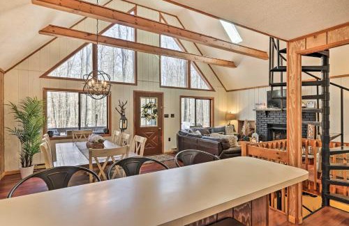 Thornhurst House | Fire Pit and Grill Woodside Nest in Pocono Lake!