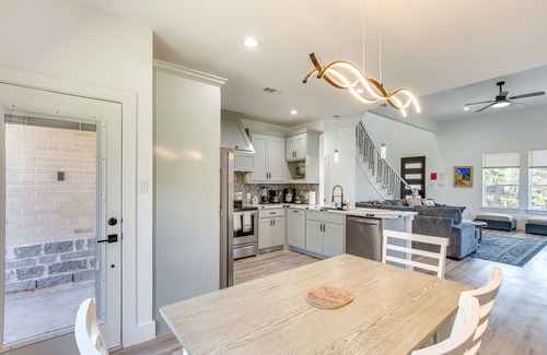 Gun Barrel City House | Fire Pit + Grill: Lakeside Gun Barrel City Home!