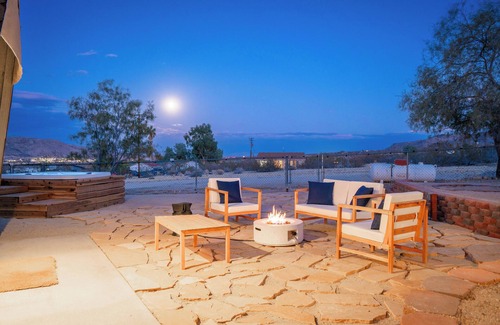 Panorama Heights House | Fire Pit - Spa - Near JTNP - Twin Domes in the Dez