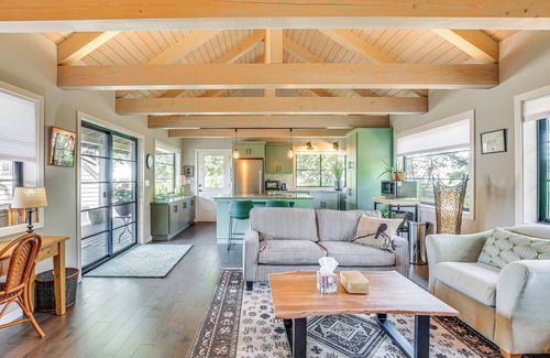 Thurston Cottage | Fire Pit: Tranquil Country Retreat 15 Mi to Eugene