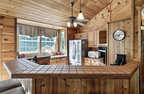 Gatlinburg Ski Chalet | Fireflies and Moonshine