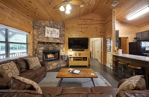 Broken Bow Cabin | Firefly at Lazy River Cabins on Mt Fork River