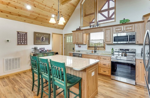 Murphy Cabin | Fireplace, Mtn View! Cabin 12 Mi to Harrahs Casino