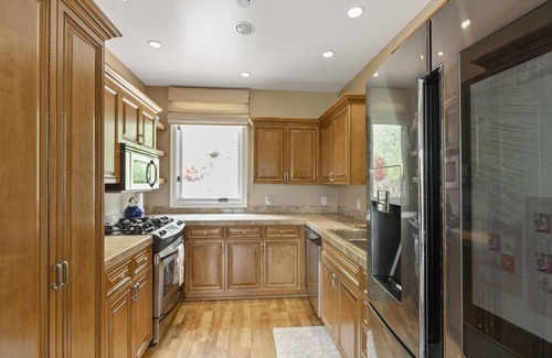 Santa Ana Apartment | Fireplace & Terrace North Tustin