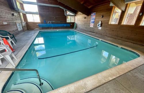 Mammoth Lakes Apartment | Fireside Condo at the Village - Remodeled