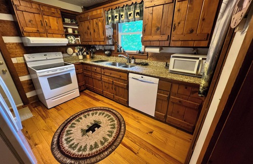 Jefferson Cabin | Fireside Nights in the High Country @ Bear Creek Ridge