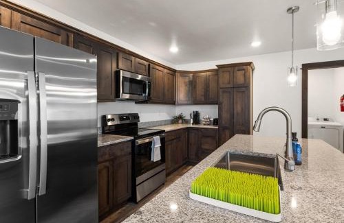 Bozeman Apartment | Fireside Retreat