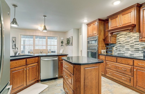 Heber Springs House | Firplace & Deck: Riverfront Heber Springs Home