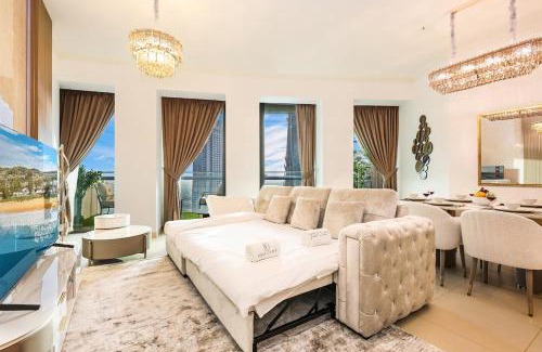 Downtown Dubai Apartment | FIRST CLASS 2BR Stylish Skyview Downtown
