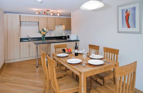 Dawlish Warren Apartment | First floor apartment with one double with en suite shower and one twin.