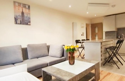 Hillingdon Apartment | First floor Flat 1 Northwood
