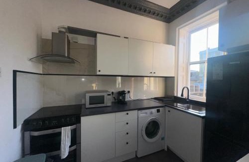 Ravenscourt Park Apartment | First Floor One Bed Apartment In Central West London