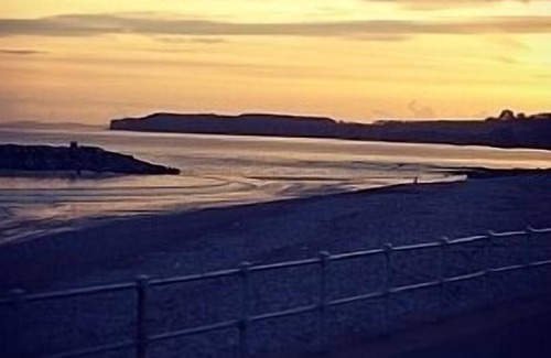 Sidmouth Apartment | First Floor Seafront Apartment With Uninterrupted Sea Views over the lyme Bay.