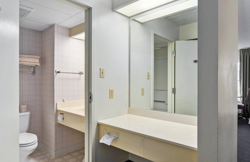 North East Hotel | First Floor Standard Deluxe
