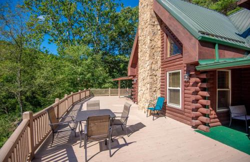 Grassy Creek House | Fish, Soak, Play- River Song Retreat