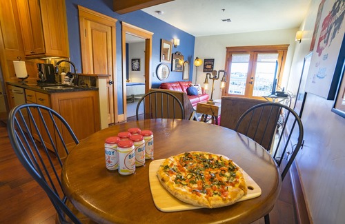 Astoria Condo | Fisher Bros flats 201