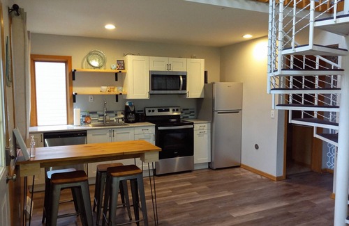 Poynette Condo | Fisher's Flop - A Lofted Condo on the Wisconsin River